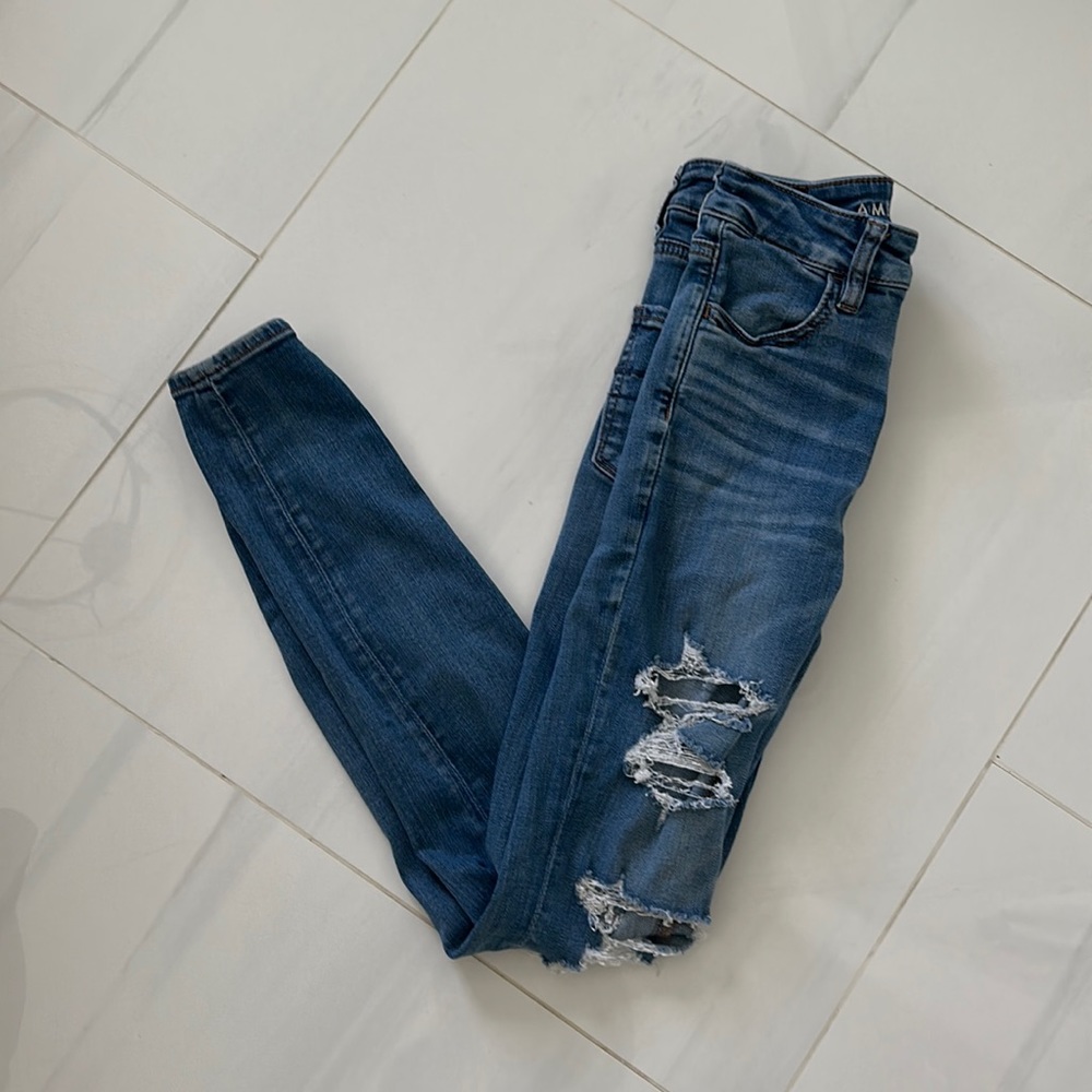 ⭐️American Eagle Ripped Skinny Jeans